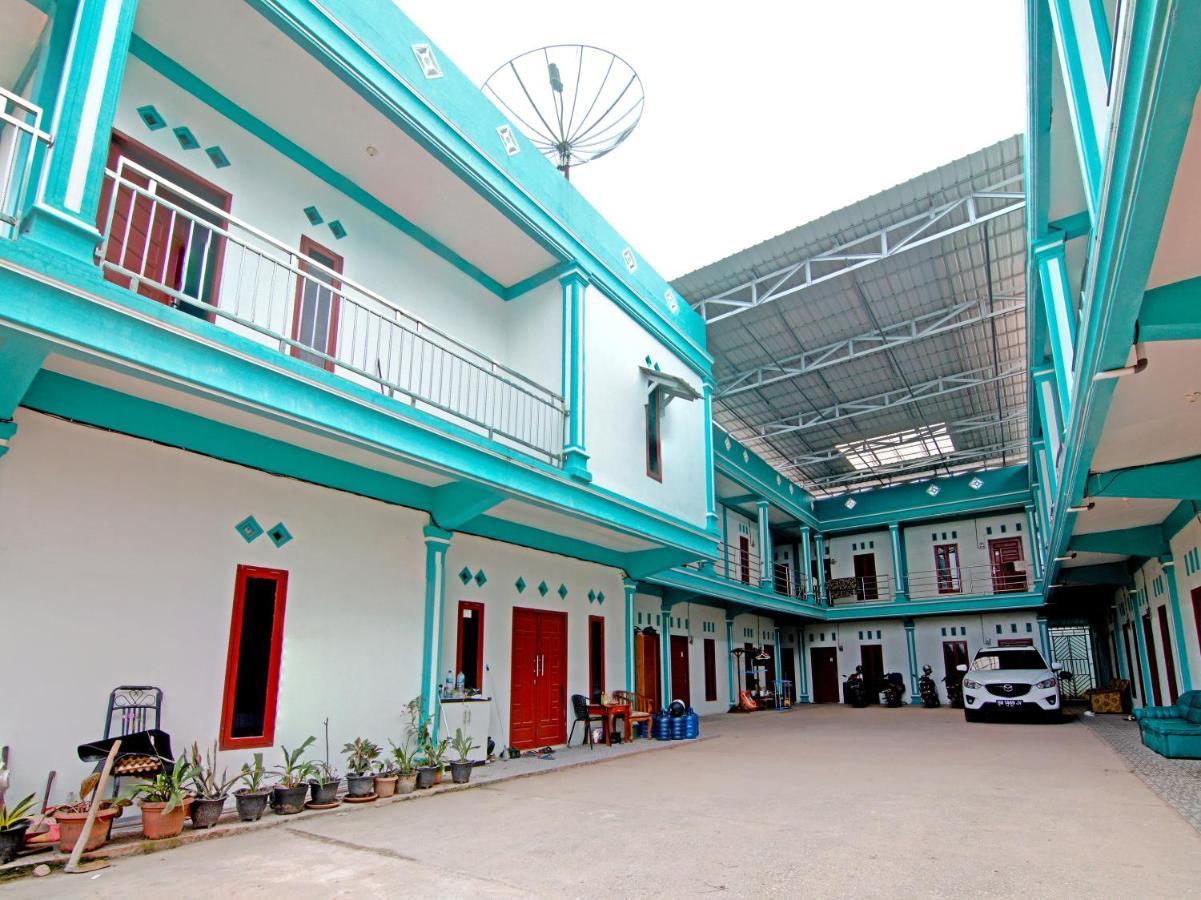 Oyo 90752 Ridho Guest House Syariah Dumai Exterior foto